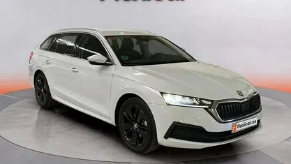 Usado Skoda Octavia Ambition 150 CV (110 kW) 2021 Berlina