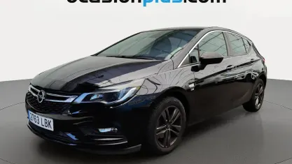 Usado Opel Astra 110 CV (80 kW) 2019 Negro Utilitario