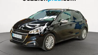Usado Peugeot 208 Signature Sky 110 CV (80 kW) 2019 Negro Utilitario