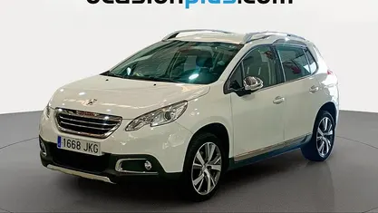 Usado Peugeot 2008 Allure 110 CV (80 kW) 2015 Blanco SUV