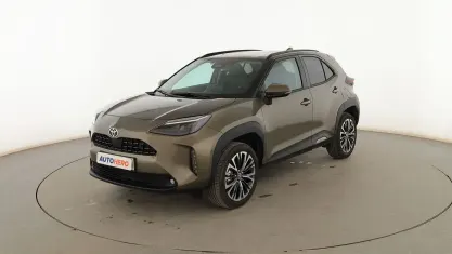 Usado Toyota Yaris Cross Style 131 CV (96 kW) 2024 Verde SUV