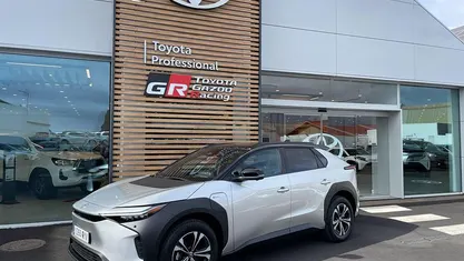 Usado Toyota bZ4X Style 150 kW (204 CV) 2025 Gris SUV