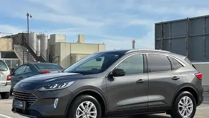 Usado Ford Kuga ST-Line X 150 HP (110 kW) 2022 Cinzento SUV