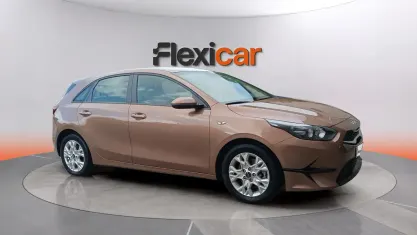 Brugt Kia Ceed 101 HK (74 kW) 2023 Beige Hatchback