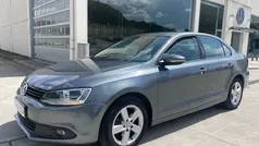 Gris / plata Usado 2011 VW Jetta Advance Berlina | 7990 € (Precio justo)