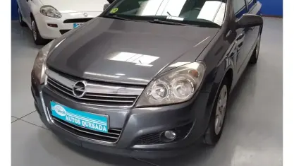 Usado Opel Astra Energy 90 CV (66 kW) 2009 Gris Utilitario