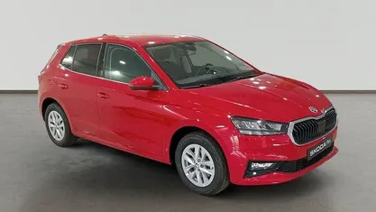 Rojo Nuevo 2025 Skoda Fabia Selection Berlina | 18.790 € (Precio justo)