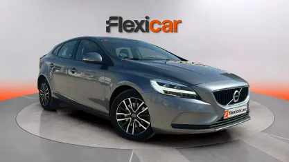 Usado Volvo V40 120 CV (88 kW) 2019 Gris Berlina