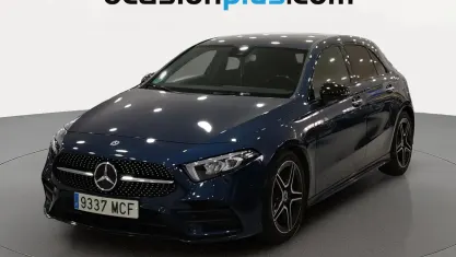 Usado Mercedes A180 AMG 116 CV (85 kW) 2022 Azul Utilitario