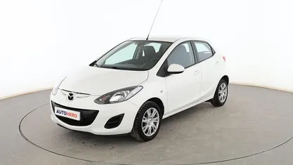 Usado Mazda 2 Style 75 CV (55 kW) 2014 Blanco Berlina