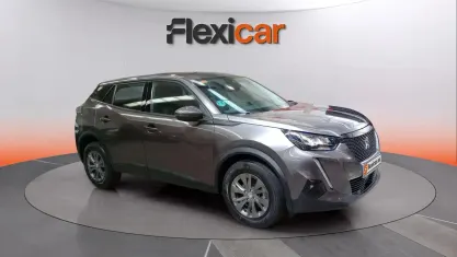 Usado Peugeot 2008 Active 110 CV (80 kW) 2021 Gris SUV