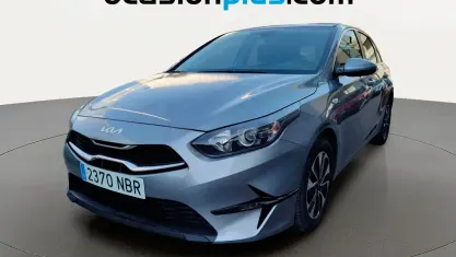 Usado Kia Ceed 101 CV (74 kW) 2025 Gris plata Utilitario