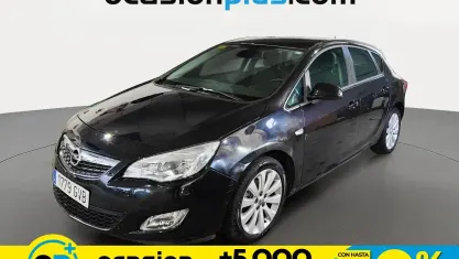 Begagnad Opel Astra Enjoy 116 HK (85 kW) 2010 Svart Halvkombi