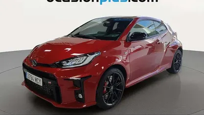 Usado Toyota Yaris 261 CV (191 kW) 2022 Rojo Utilitario