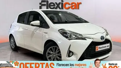 Usado Toyota Yaris Hybrid Active 100 CV (73 kW) 2017 Utilitario