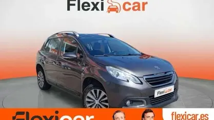 Usado Peugeot 2008 Active 92 CV (67 kW) 2015 Gris SUV