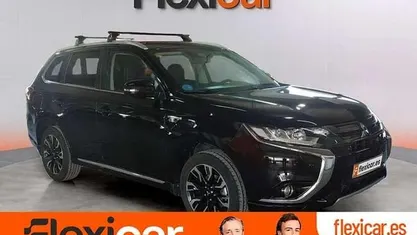 Usado Mitsubishi Outlander P-HEV 203 CV (149 kW) 2018 Negro SUV