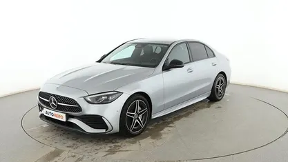 Gris Usado 2025 Mercedes C200 AMG line Berlina | 42.099 € (Super precio)