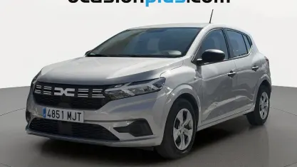 Usado Dacia Sandero Essentiel 91 CV (66 kW) 2023 Gris plata Utilitario