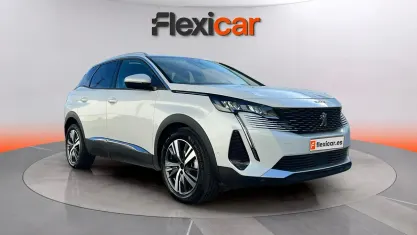 Usado Peugeot 3008 Allure 131 CV (96 kW) 2021 Blanco Monovolumen