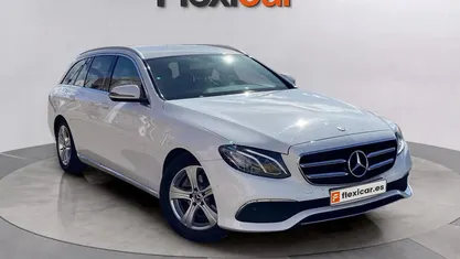 Usado Mercedes E200 160 CV (117 kW) 2019 Blanco Familiar
