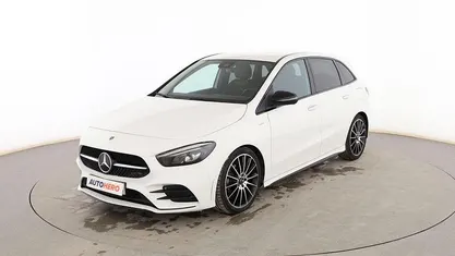 Usado Mercedes B180 AMG line 116 CV (85 kW) 2022 Blanco Monovolumen