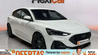 Używany Ford Focus ST 280 KM (205 kW) 2025 Biały Hatchback