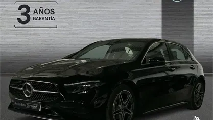 Negro Usado 2024 Mercedes A200 AMG line Berlina | 34.990 € (Precio justo)