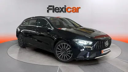Usado Mercedes CLA180 136 CV (100 kW) 2020 Negro Berlina
