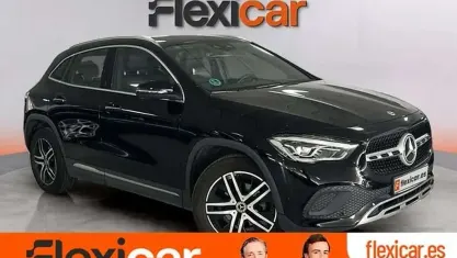 Käytetty Mercedes GLA180 136 HP (100 kW) 2022 Musta Katumaasturi