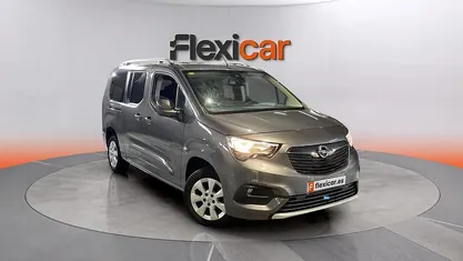 Usado Opel Combo Innovation 131 CV (96 kW) 2020 Gris Monovolumen