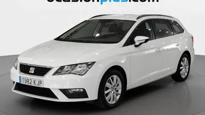 Usado Seat Leon Reference 110 CV (80 kW) 2018 Blanco Monovolumen