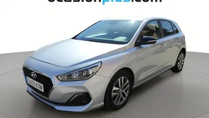 Usado Hyundai i30 GO! 95 CV (69 kW) 2019 Gris plata Utilitario