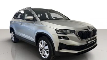Gris Usado 2025 Skoda Karoq Selection SUV | 29.490 € (Precio justo)