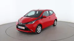 Rojo Usado 2016 Toyota Aygo X-play Utilitario | 8299 € (Buen precio)