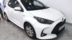 Blanco Usado 2021 Toyota Yaris Hybrid Active Berlina | 18.190 € (Precio justo)