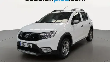 Usado Dacia Sandero Essentiel 90 CV (66 kW) 2018 Blanco Utilitario