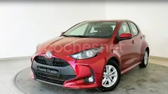 Rojo Usado 2020 Toyota Yaris Hybrid Active Berlina | 18.450 € (Precio justo)