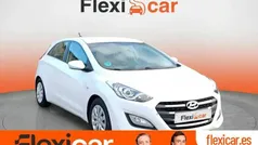 Blanco Usado 2016 Hyundai i30 Berlina | 9990 € (Precio justo)
