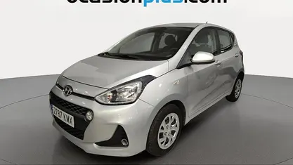 Usado Hyundai i10 67 CV (49 kW) 2018 Gris plata Utilitario