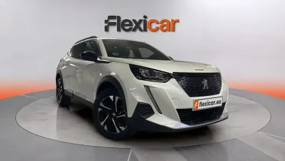 Usado Peugeot 2008 Allure 130 CV (95 kW) 2023 Blanco SUV