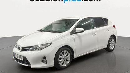Usado Toyota Auris Active 90 CV (66 kW) 2014 Blanco Utilitario