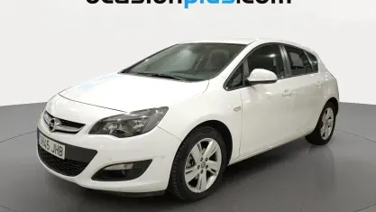 Usado Opel Astra Excellence 165 CV (121 kW) 2015 Blanco Utilitario