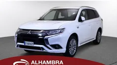 Blanco Usado 2019 Mitsubishi Outlander P-HEV Motion SUV | 21.810 € (Precio justo)