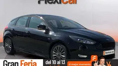 Negro Usado 2017 Ford Focus ST-Line Berlina | 9240 € (Super precio)