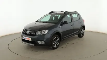 Usado Dacia Sandero 101 CV (74 kW) 2020 Gris Berlina
