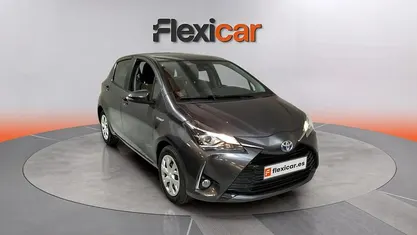 Usado Toyota Yaris Hybrid Active 100 CV (73 kW) 2019 Berlina