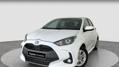 Blanco Usado 2021 Toyota Yaris Hybrid Active Berlina | 18.300 € (Precio justo)