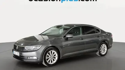Usado VW Passat Advance 150 CV (110 kW) 2016 Gris Berlina