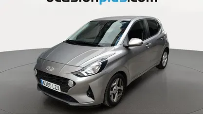 Usado Hyundai i10 67 CV (49 kW) 2022 Gris Utilitario